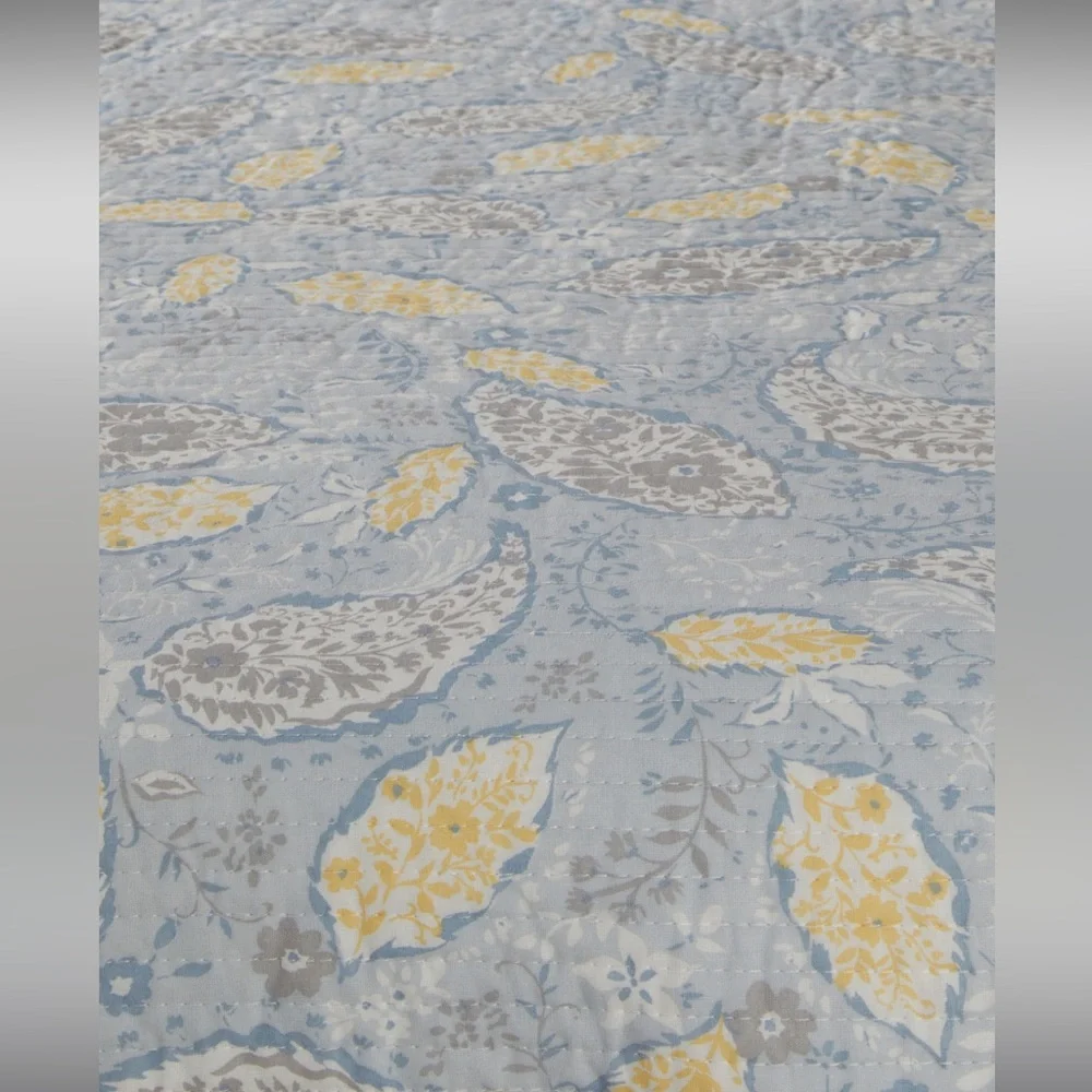 🎉LAST PIECE 🎉JJOIE Boho Paisley Printed Quilt‎